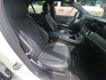 2022 Mercedes-Benz E 350 4MATIC Sedan - miniatura 18