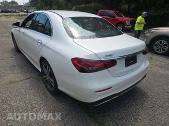 2022 Mercedes-Benz E 350 4MATIC Sedan - miniatura 2