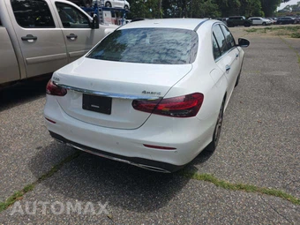 2022 Mercedes-Benz E 350 4MATIC Sedan - miniatura 3