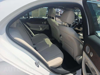 2022 Mercedes-Benz E 350 Sedan - miniatura 13