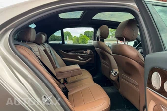 2022 Mercedes-Benz E 450 4MATIC Sedan - miniatura 14