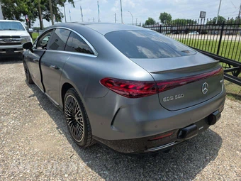 2022 Mercedes-Benz EQS 580 4MATIC - miniatura 2