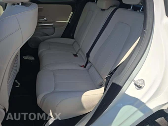2022 Mercedes-Benz GLA 250 4MATIC – miniatura 10