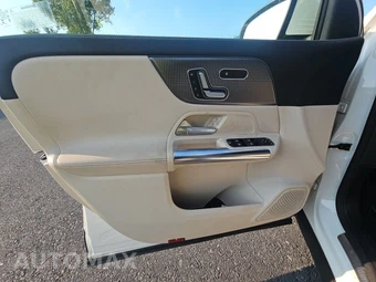 2022 Mercedes-Benz GLA 250 4MATIC – miniatura 9