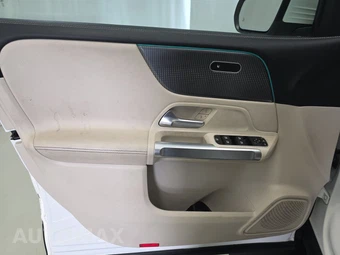2022 Mercedes-Benz GLB 250 – miniatura 9