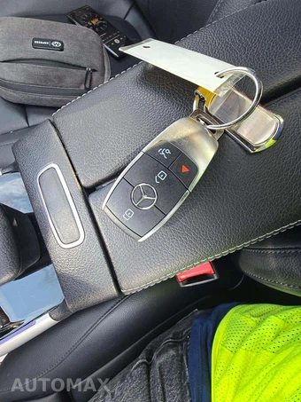 2022 Mercedes-Benz GLB 250 - miniatura 5