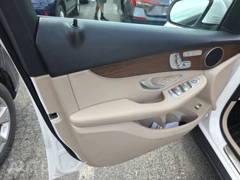 2022 Mercedes-Benz GLC 300 4MATIC - miniatura 9