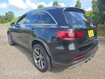 2022 Mercedes-Benz GLC 300 4MATIC - miniatura 2