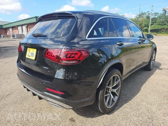 2022 Mercedes-Benz GLC 300 4MATIC - miniatura 3
