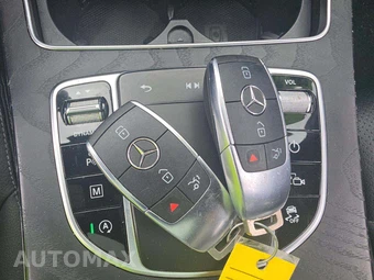2022 Mercedes-Benz GLC 300 4MATIC – miniatura 8