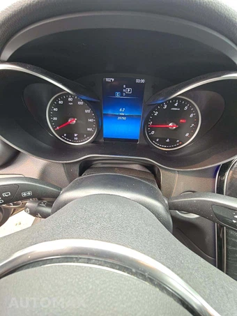 2022 Mercedes-Benz GLC 300 4MATIC – miniatura 9