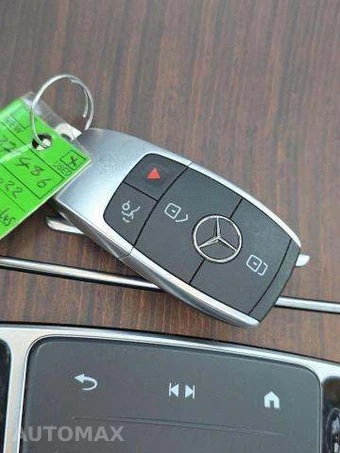 2022 Mercedes-Benz GLC 300 4MATIC - miniatura 8