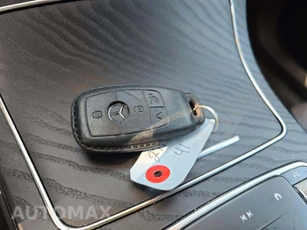 2022 Mercedes-Benz GLC 300 4MATIC - miniatura 8