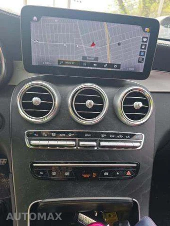 2022 Mercedes-Benz GLC 300 4MATIC – miniatura 9