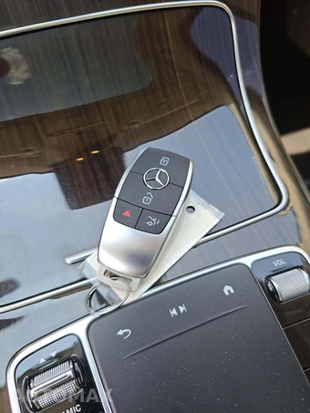 2022 Mercedes-Benz GLC 300 – miniatura 8