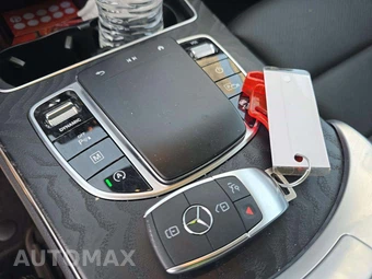 2022 Mercedes-Benz GLC 300 - miniatura 8