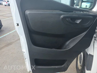 2022 Mercedes-Benz Sprinter 1500 Cargo Van Standard Roof 144.0" WB – miniatura 9