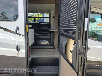 2022 Mercedes-Benz Sprinter 3500XD Cab Chassis DRW – miniatura 14