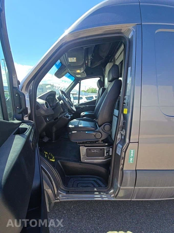 2022 Mercedes-Benz Sprinter 4500 Cargo Van DRW High Roof 170.0" WB - miniatura 6