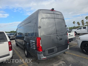 2022 Mercedes-Benz Sprinter 4500 Cargo Van DRW High Roof 170.0" WB - miniatura 6