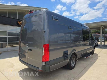 2022 Mercedes-Benz Sprinter 4500 Cargo Van DRW High Roof 170.0" WB - miniatura 3