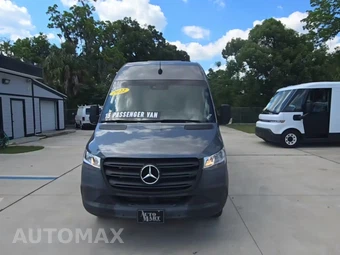 2022 Mercedes-Benz Sprinter 4500 Cargo Van DRW High Roof 170.0" WB - miniatura 2