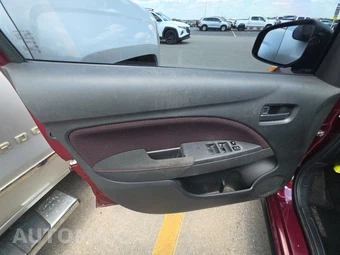 2022 Mitsubishi Mirage Black Edition - miniatura 9