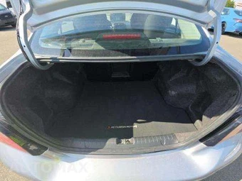 2022 Mitsubishi Mirage G4 Black Edition – miniatura 15