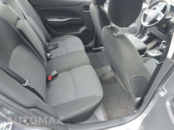 2022 Mitsubishi Mirage G4 LE – miniatura 16