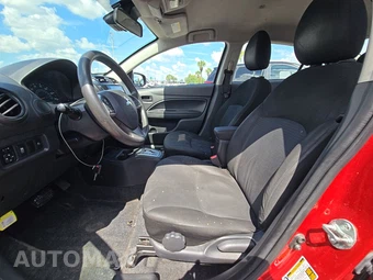 2022 Mitsubishi Mirage G4 LE – miniatura 7
