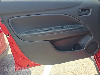 2022 Mitsubishi Mirage G4 LE – miniatura 9
