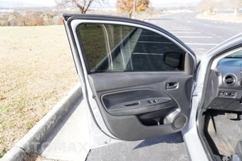 2022 Mitsubishi Mirage G4 - miniatura 16