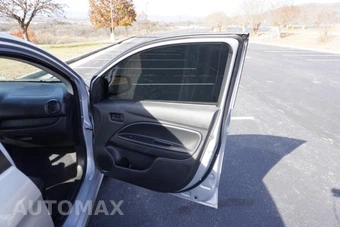 2022 Mitsubishi Mirage G4 - miniatura 18