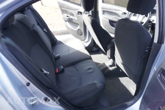2022 Mitsubishi Mirage G4 - miniatura 23