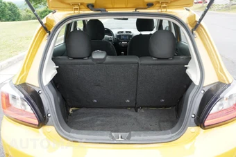 2022 Mitsubishi Mirage - miniatura 23