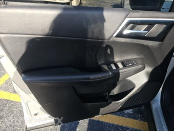2022 Mitsubishi Outlander Black Edition - miniatura 9