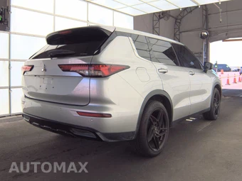 2022 Mitsubishi Outlander Black Edition - miniatura 4