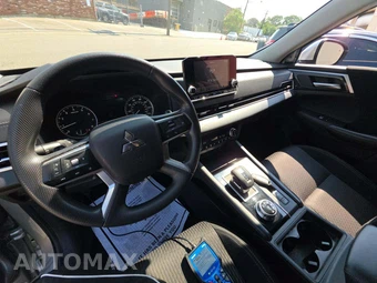 2022 Mitsubishi Outlander ES - miniatura 10
