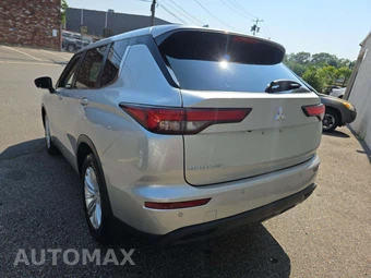 2022 Mitsubishi Outlander ES - miniatura 2