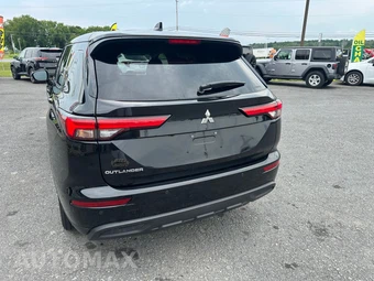 2022 Mitsubishi Outlander ES - miniatura 12