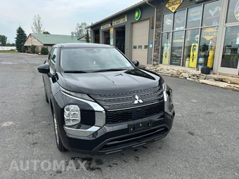 2022 Mitsubishi Outlander ES - miniatura 2