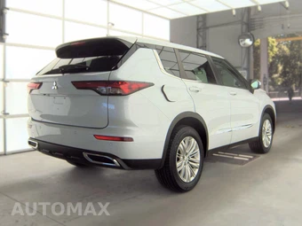 2022 Mitsubishi Outlander ES - miniatura 4