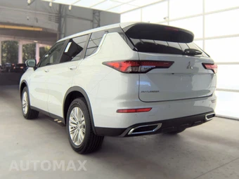 2022 Mitsubishi Outlander ES - miniatura 6