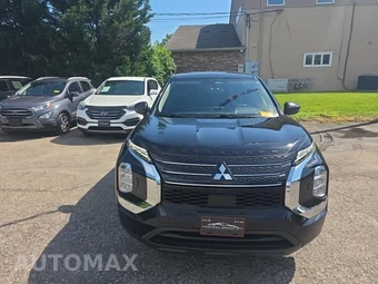 2022 Mitsubishi Outlander ES - miniatura 2