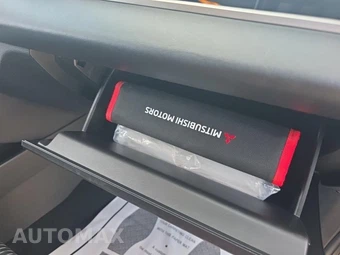 2022 Mitsubishi Outlander ES - miniatura 24