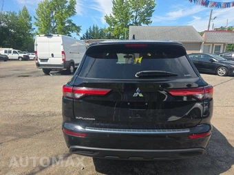 2022 Mitsubishi Outlander ES - miniatura 5