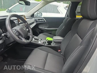 2022 Mitsubishi Outlander ES - miniatura 13