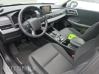 2022 Mitsubishi Outlander ES - miniatura 14