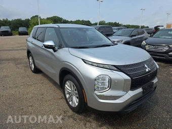 2022 Mitsubishi Outlander ES - miniatura 4