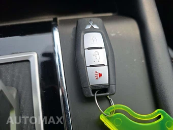 2022 Mitsubishi Outlander ES - miniatura 8